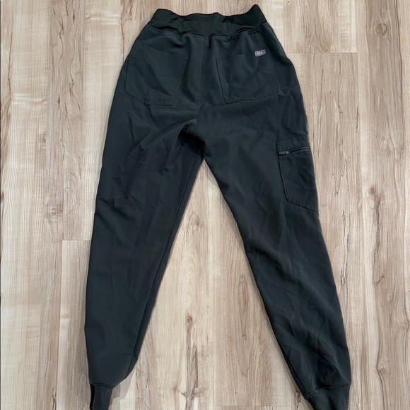 FIGS Zamora high waisted Jogger Pants in Bonsai - Picture 3 of 4